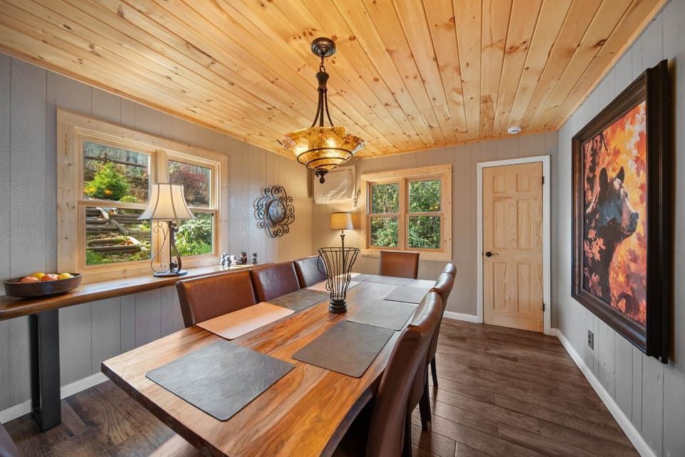 Mountain Dweller House in Beech Mountain