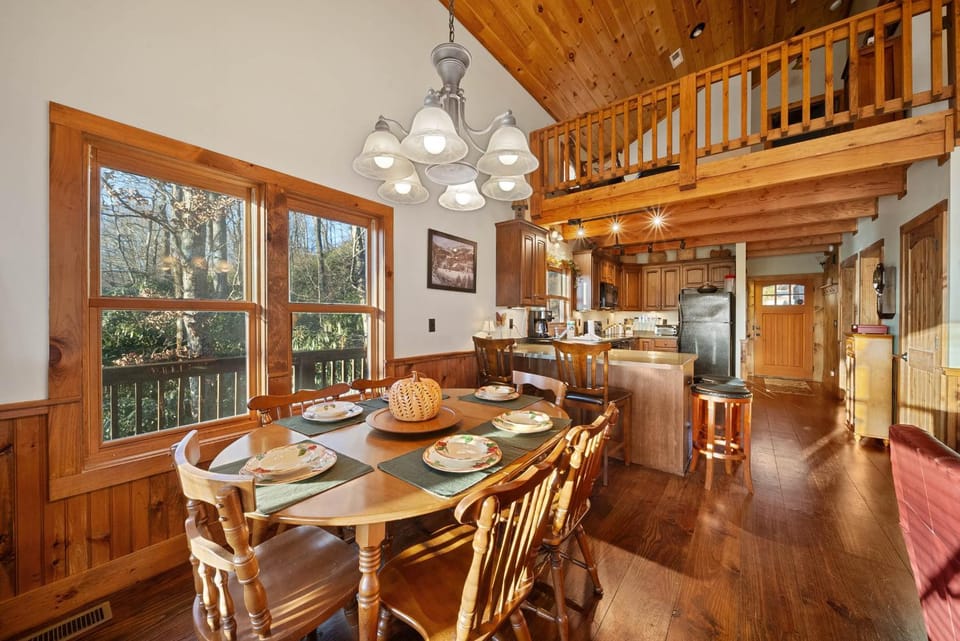 Lazy Bear Cabin Cabin in Watauga