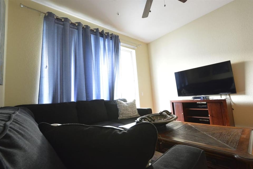 Elegant Luxury Across from Universal Epic Park! Apartment in Highlands Reserve