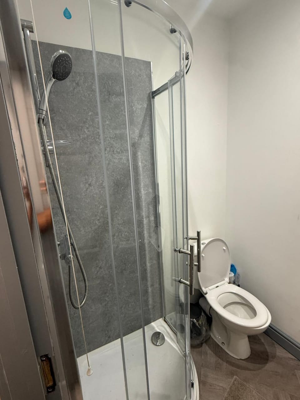 PLUS Properties Dike 4 Bed and Breakfast in Stoke-on-Trent
