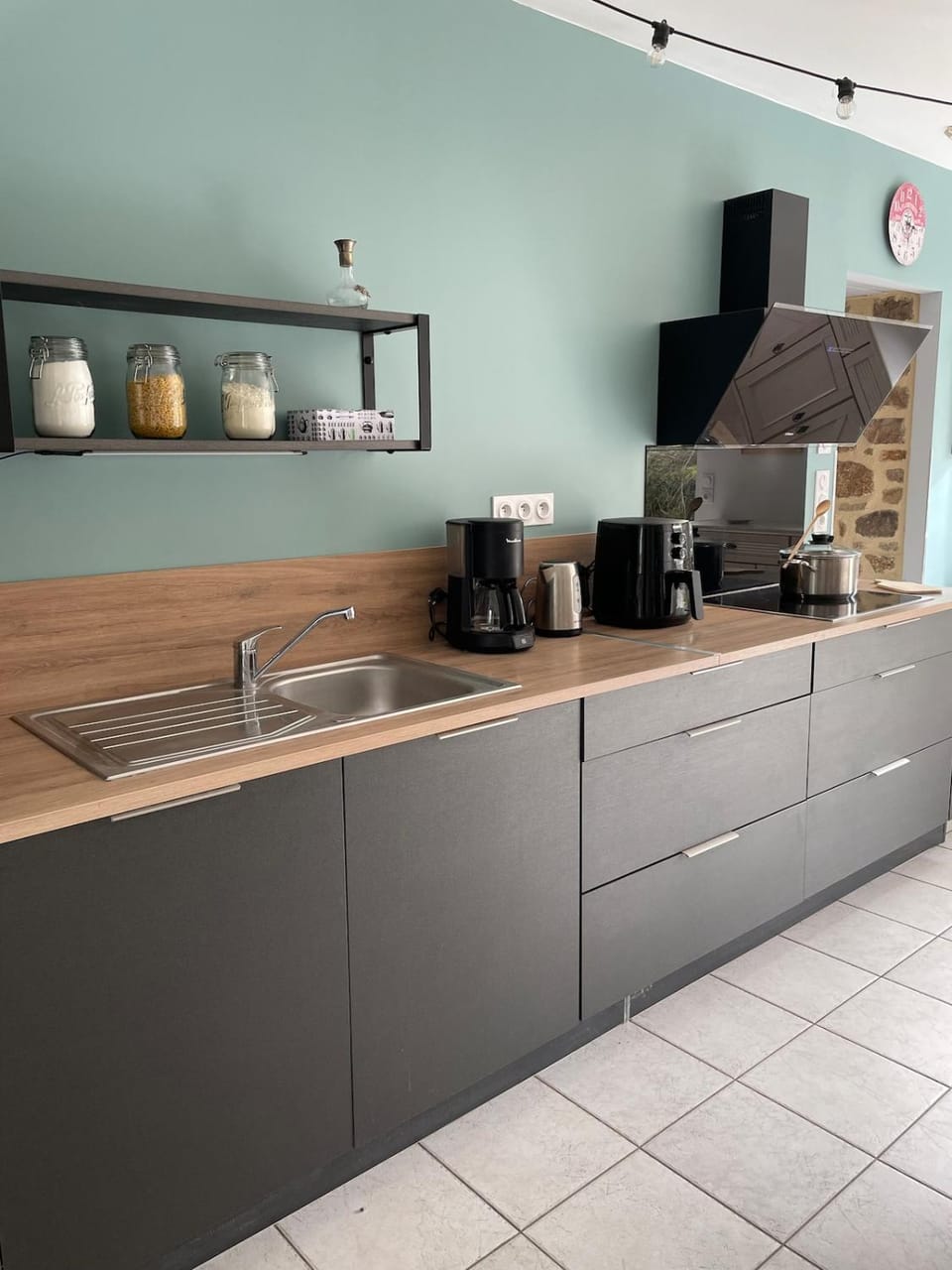 Coffee/tea facilities, stove, stove, kitchen