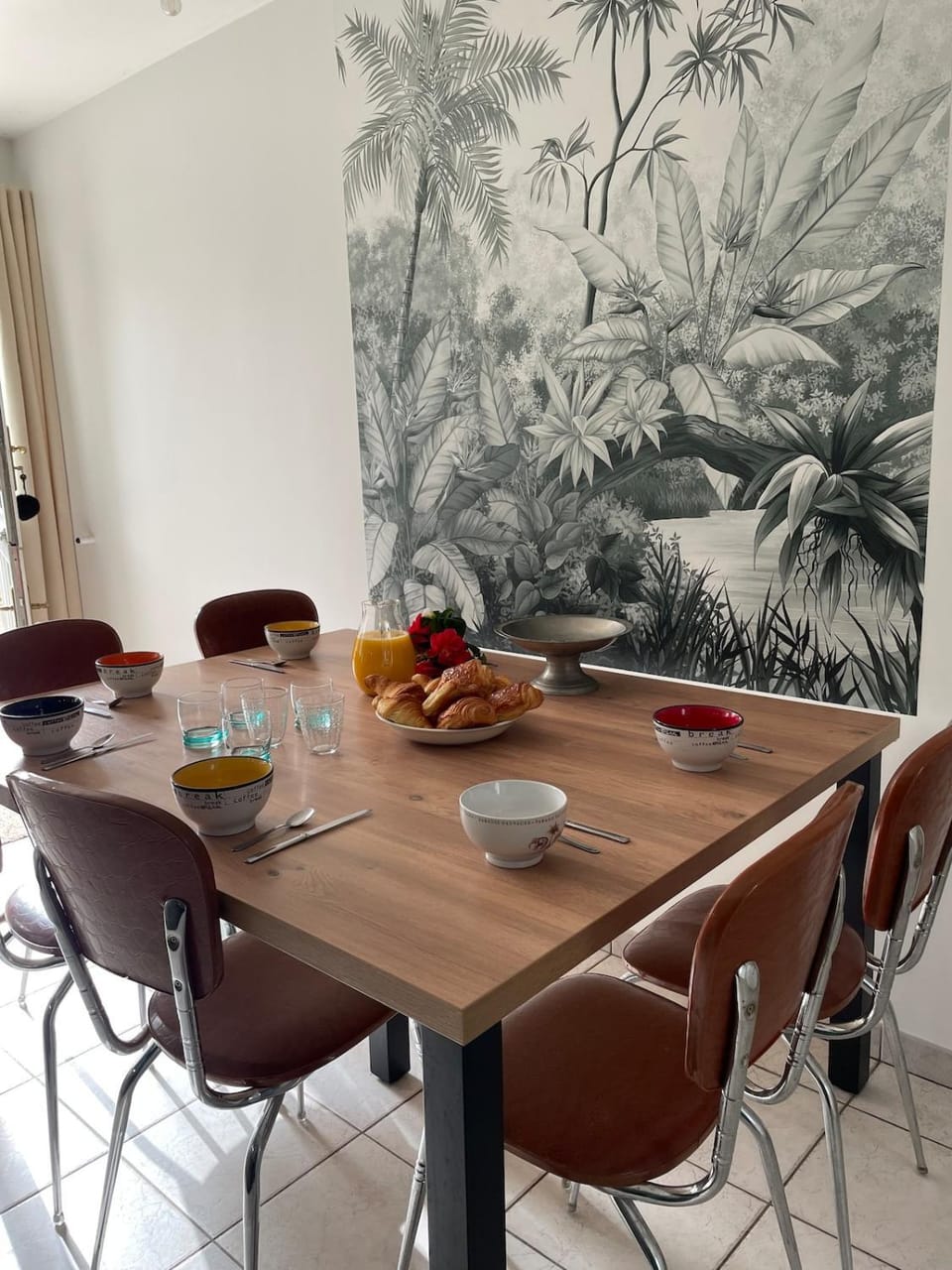 Dining area, concierge