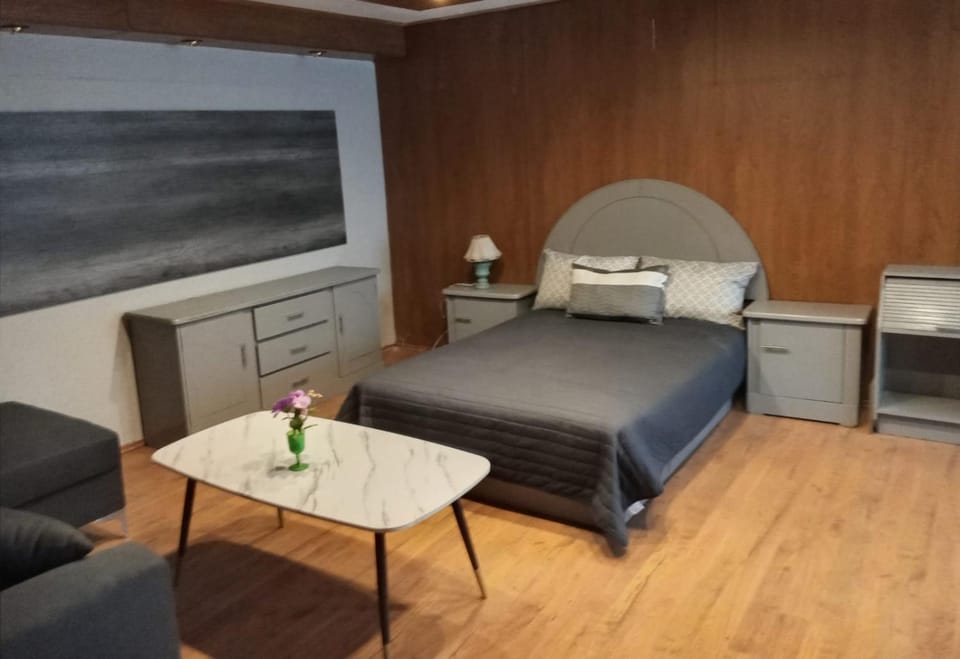 Hotel La Paz 706 Suites Hotel in Puebla