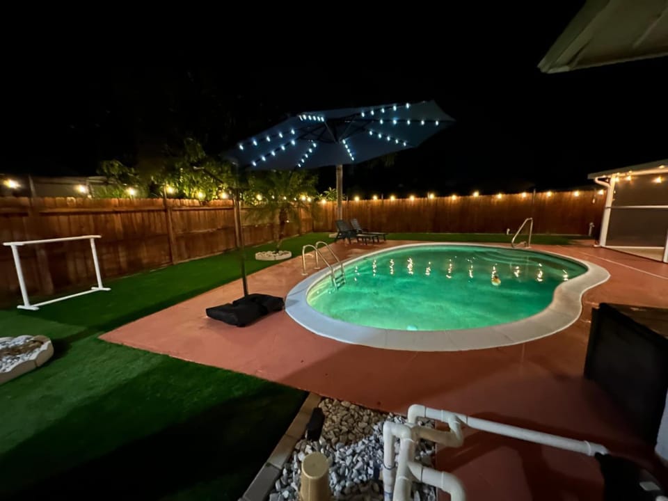 Swimming pool