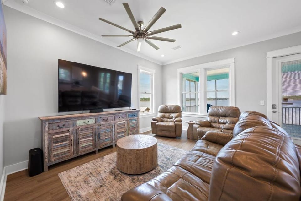 Dolphin Dreams by Youngs Suncoast House in Gulf Shores