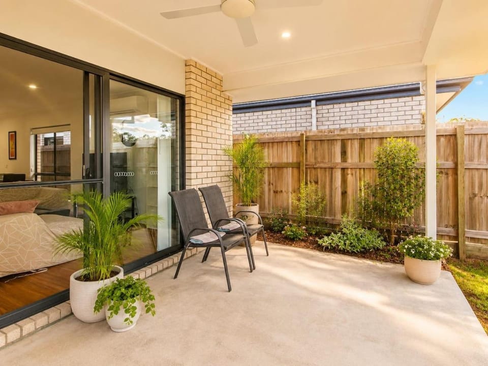 Spacious 4B Near Logan with Parking House in Brisbane
