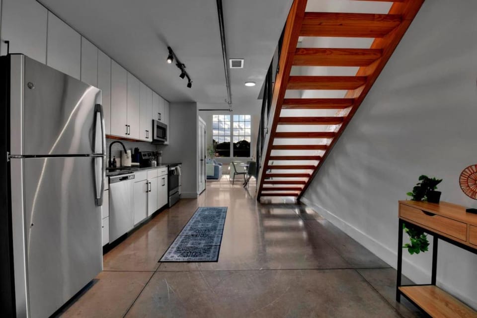 Kitchen or kitchenette, oven, stove