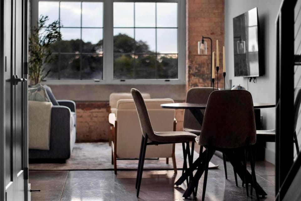 Living room, Seating area, Dining area