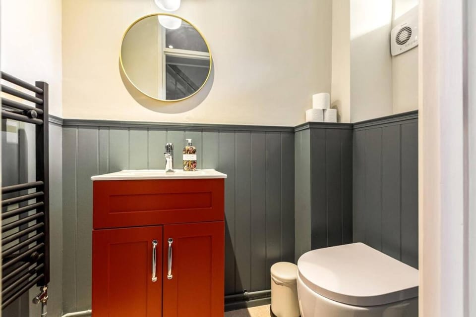 Toilet, Bathroom