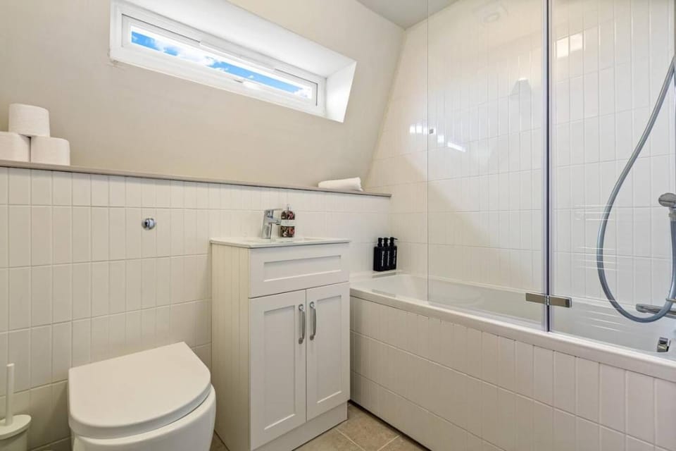 Shower, Toilet, Bath