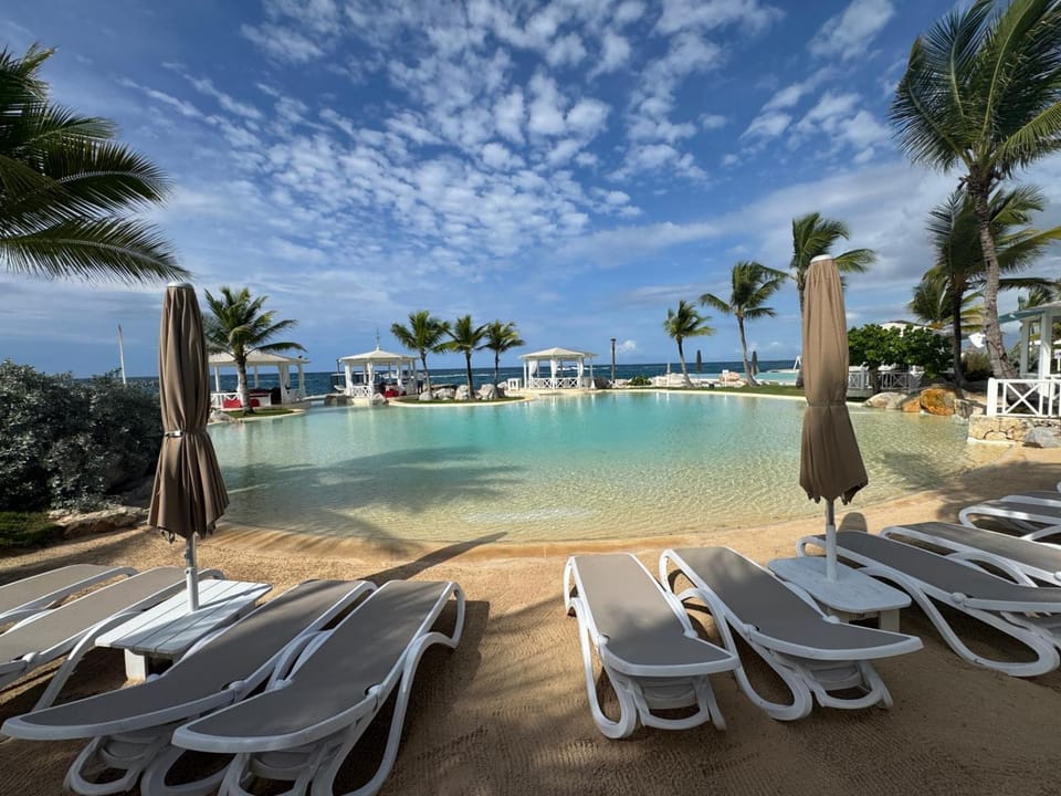 Sea view, sunbed