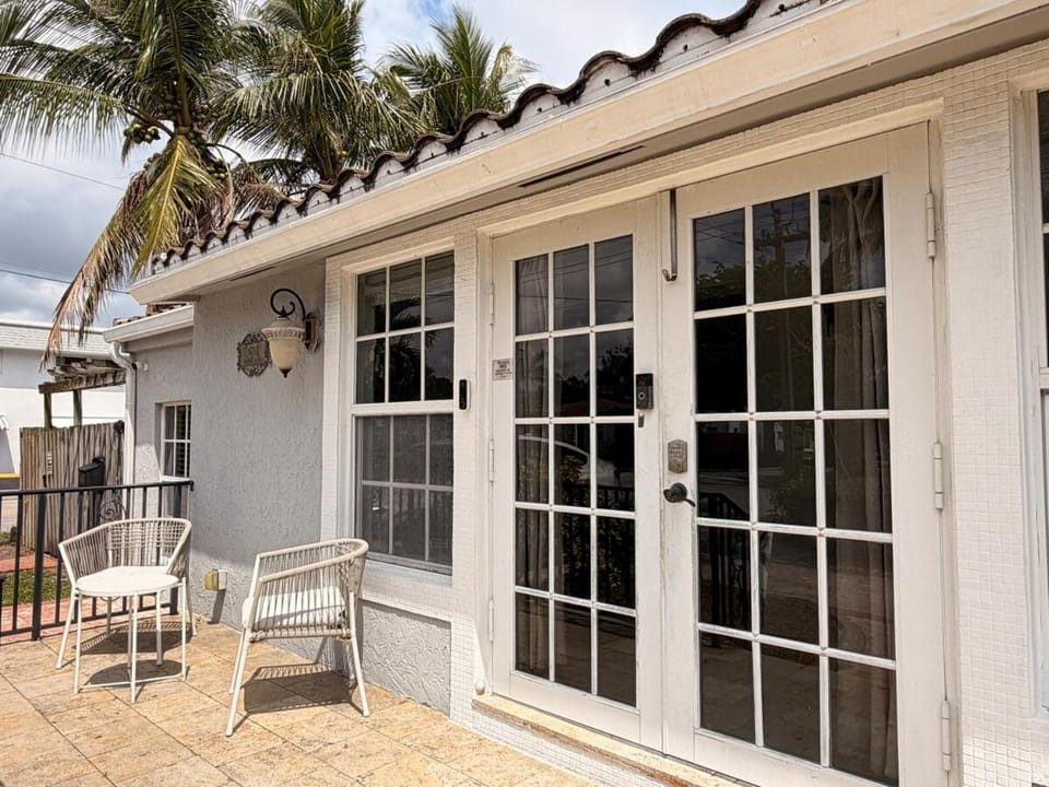 Stylish Hollywood Retreat Near Beach & Hard Rock House in Hollywood Beach