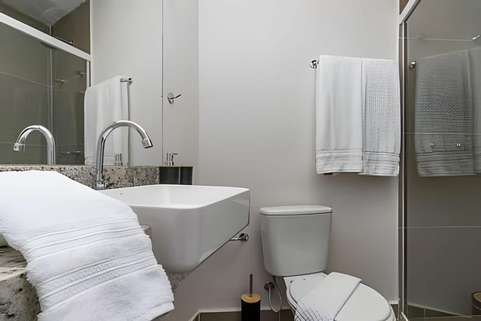 Bathroom, towels