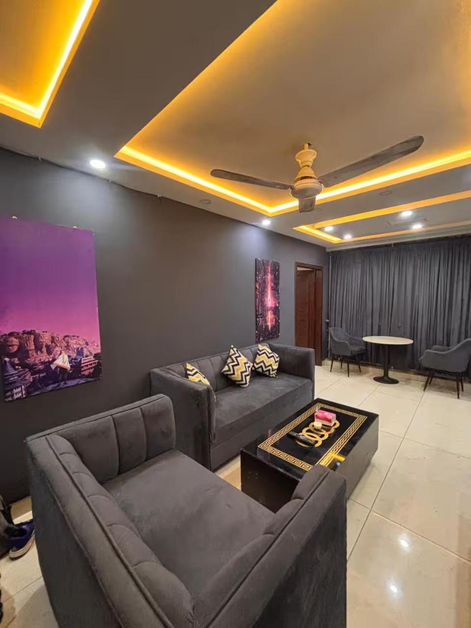Communal lounge/ TV room, Lounge or bar