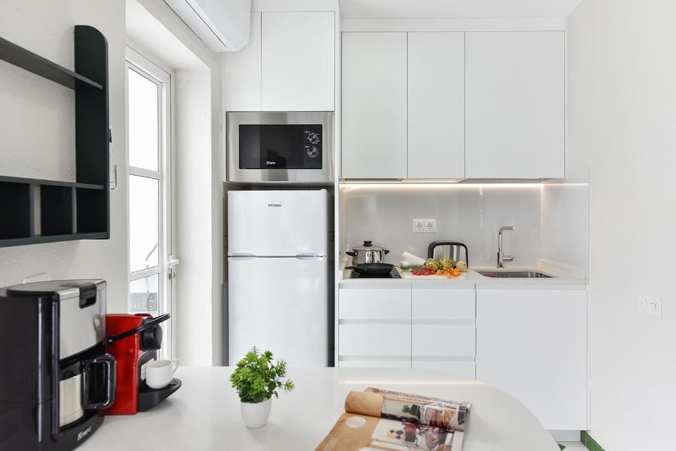Dining area, kitchen
