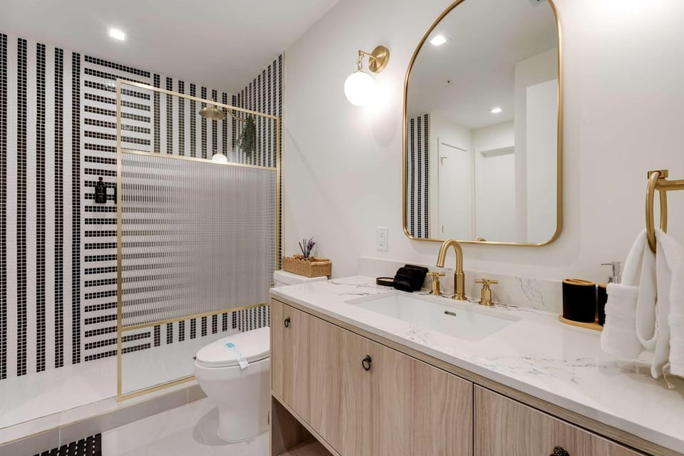 Wynwood Pad- Stylish Apt with View & Rooftop Pool House in Miami