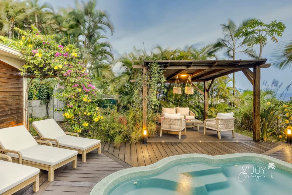 KAZ A NOVA - Spacious heated swimming pool & sea view Villa in Saint-Leu