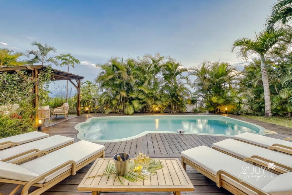 KAZ A NOVA - Spacious heated swimming pool & sea view Villa in Saint-Leu