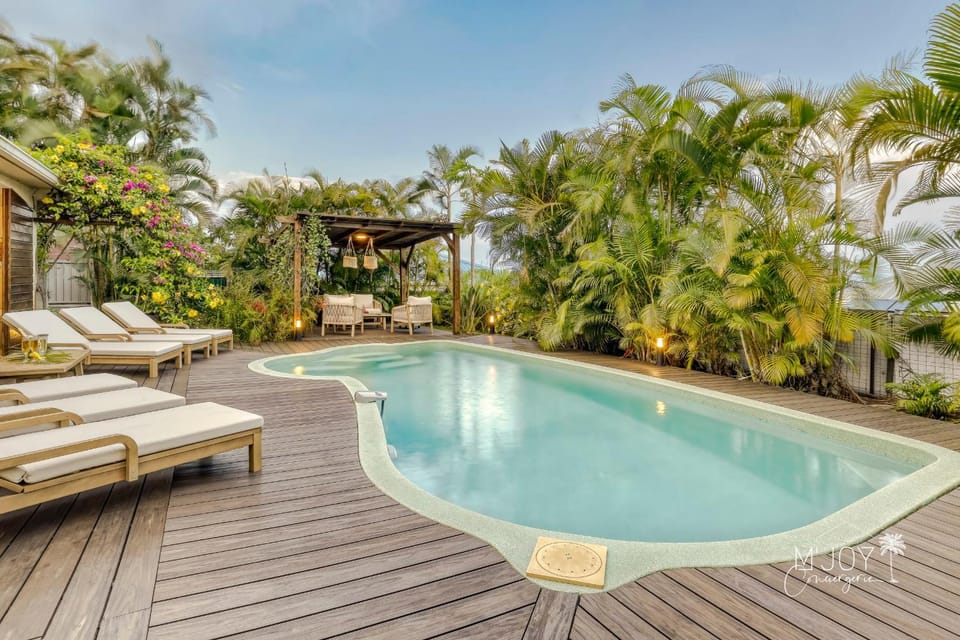 KAZ A NOVA - Spacious heated swimming pool & sea view Villa in Saint-Leu