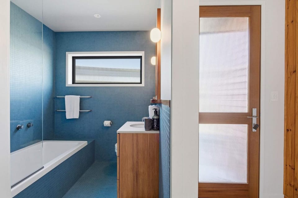 Salt Air Retreat Mount Views by Five Star Focused Apartment in Bay Of Plenty