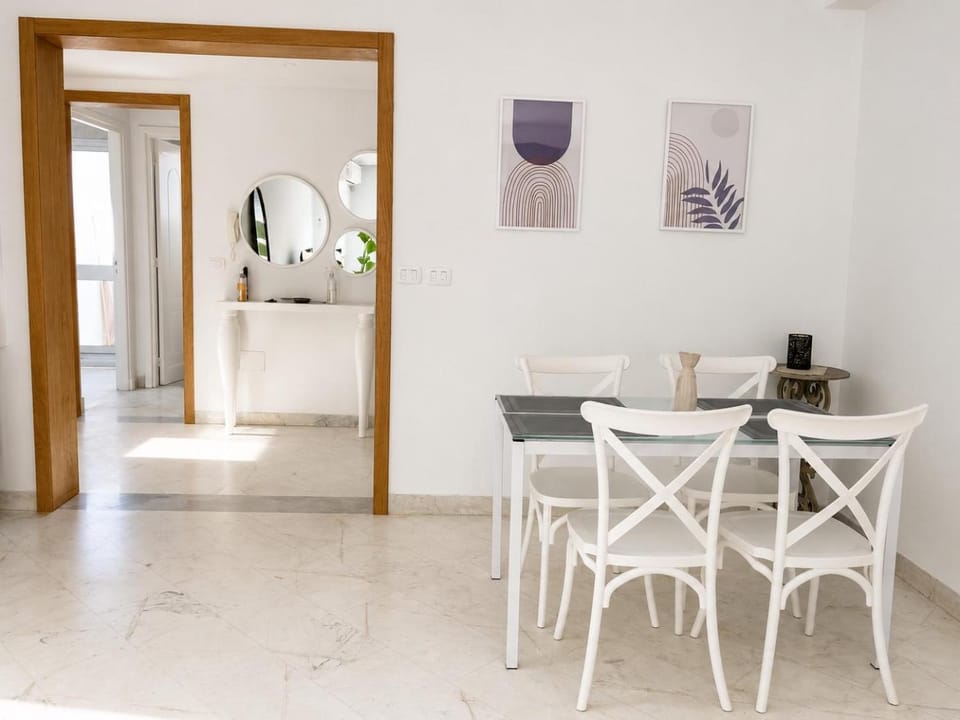Bel appartement lumineux et confortable proche aéroport Apartment in Tunis