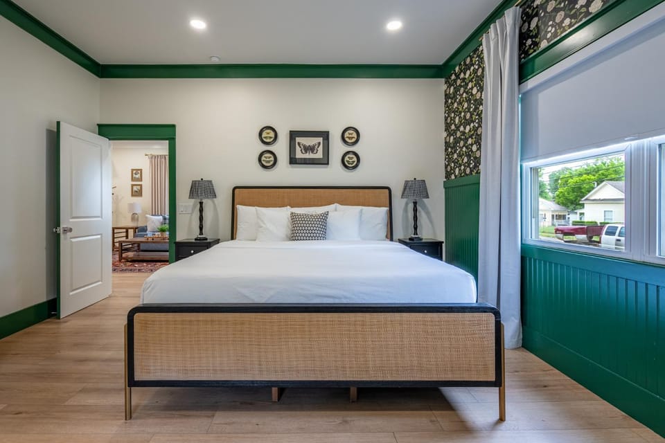 Newly Renovated Historic Atco Village Retreat House in Cartersville