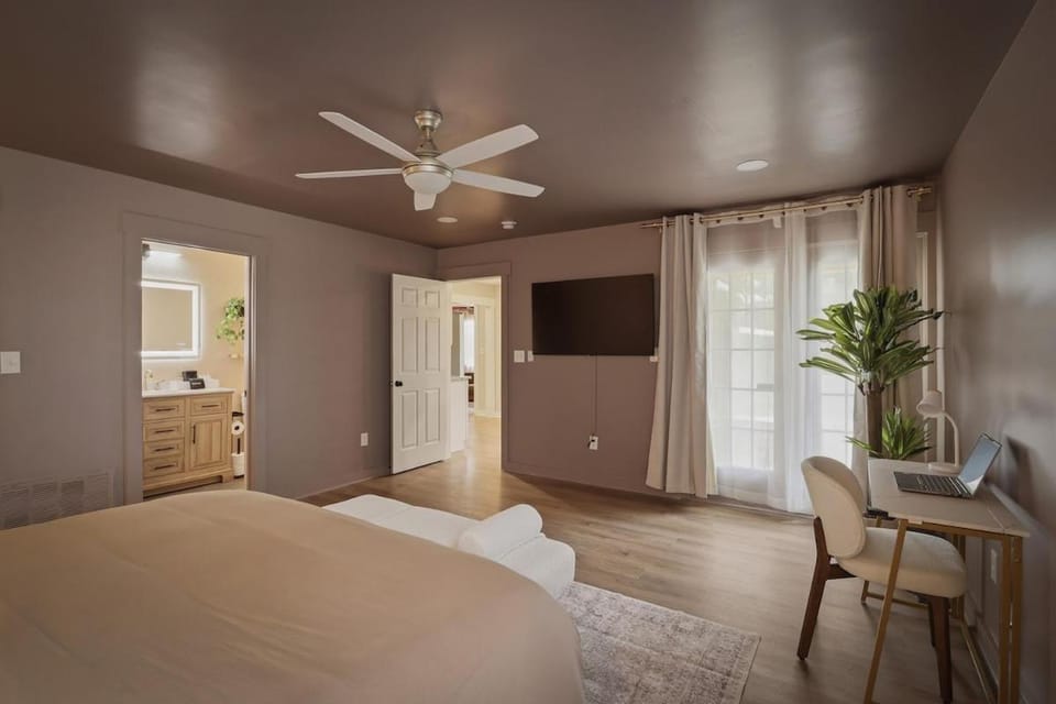 Designer Home - Sleeps 10 - Fire Pit - Near Augusta National Villa in North Augusta