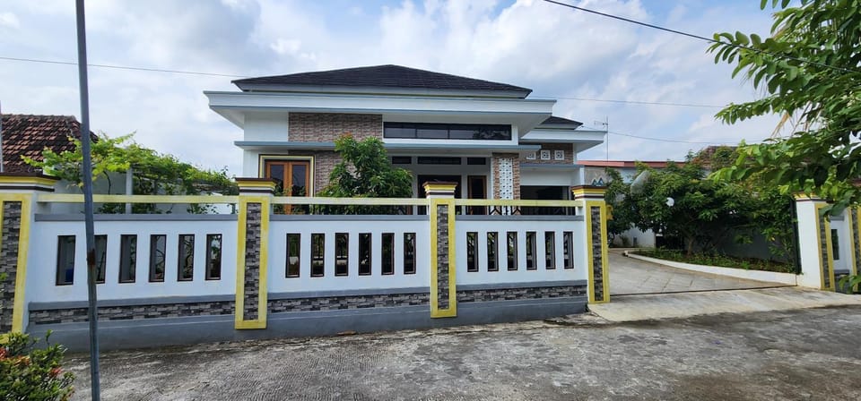 Hj Parmi Homestay Penginapan Murah di Kota Pati Villa in Indonesia