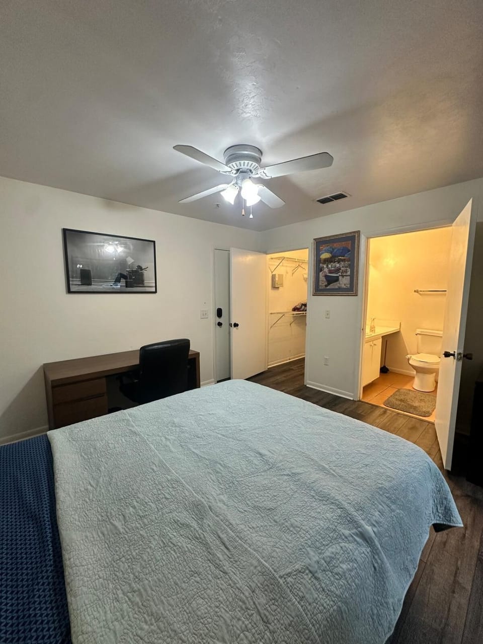 Bed, Photo of the whole room, Bedroom