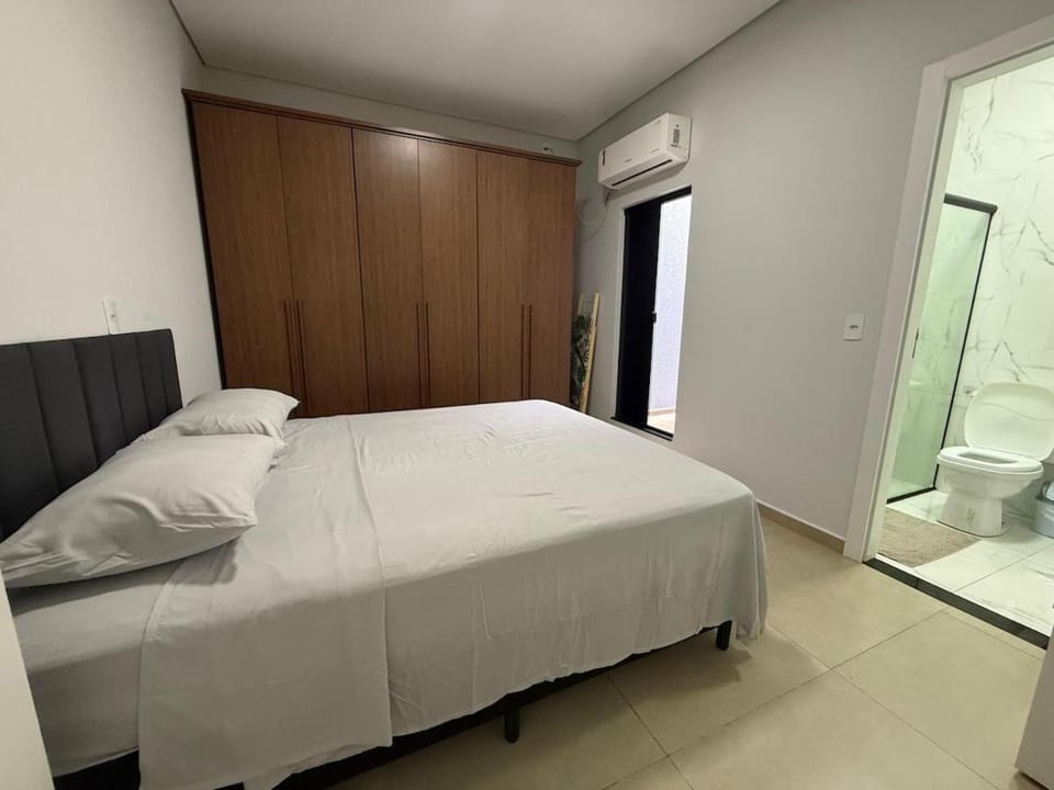 Bed, Bedroom, air conditioner