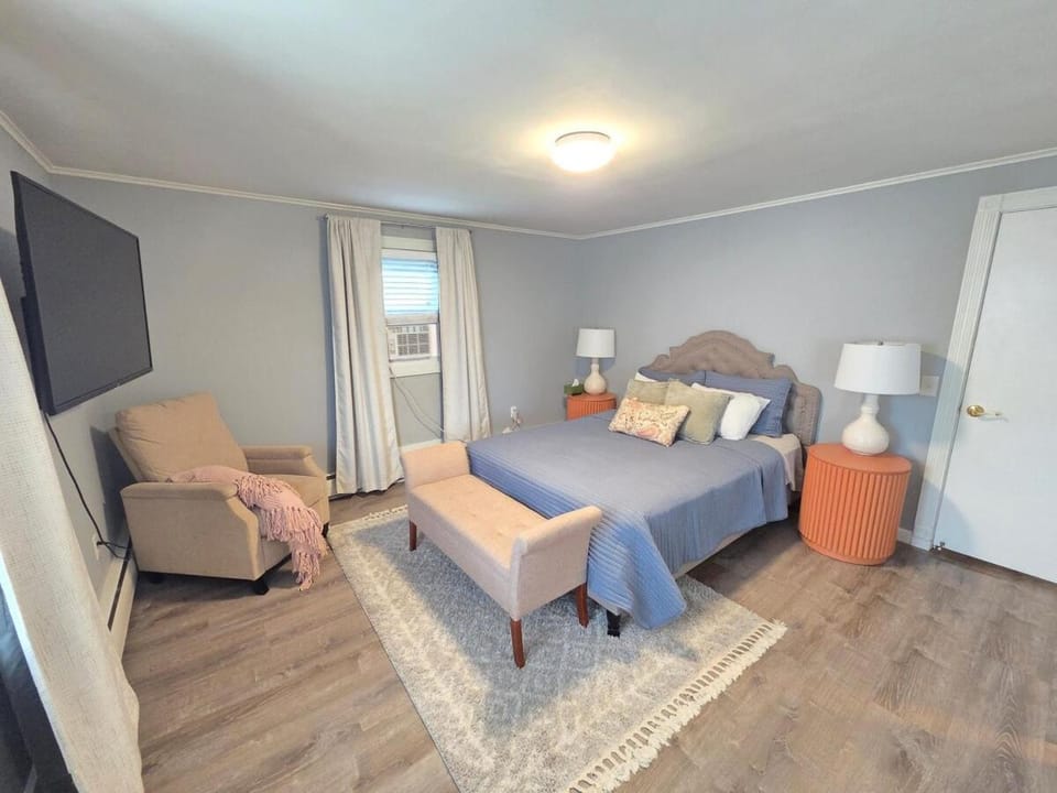 Single Level Spacious Home - A JBMB Property House in Newport