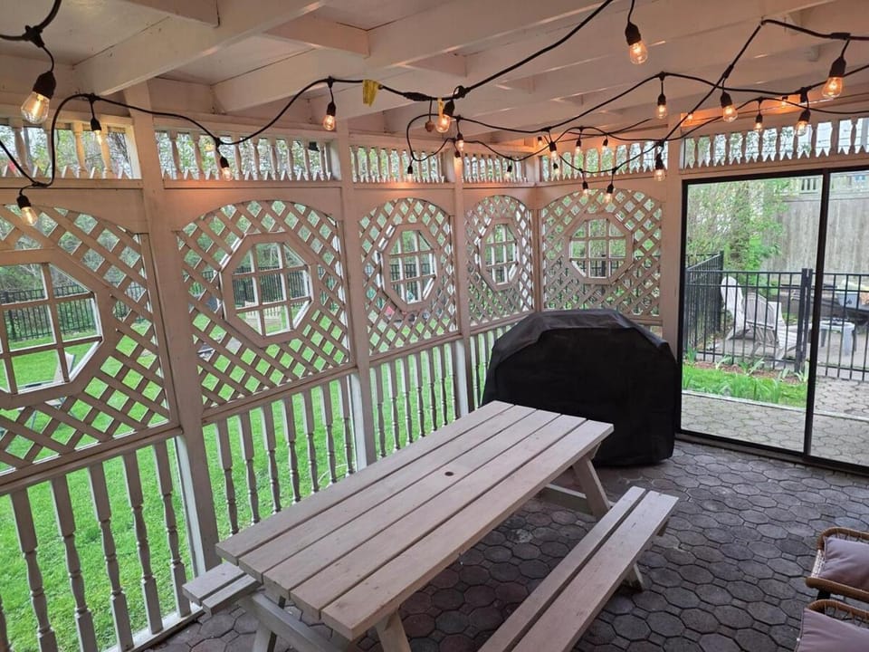 Single Level Spacious Home - A JBMB Property House in Newport