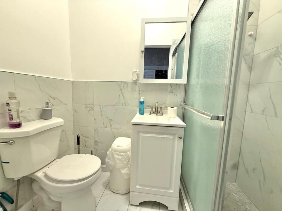 Washer dryer 20 minutes to New York City Apartment in North Bergen
