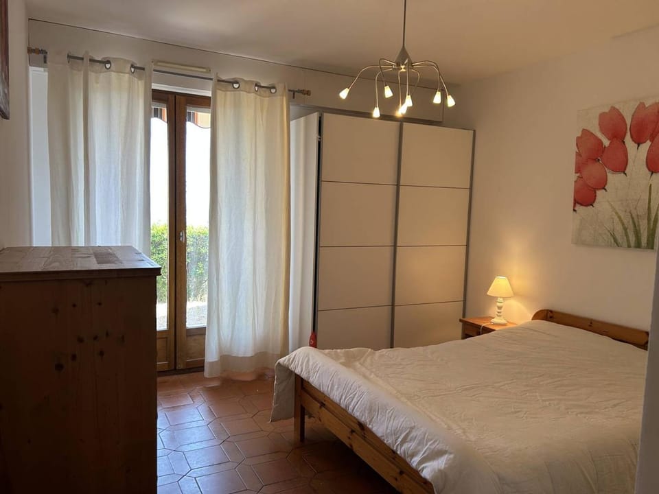 Appartement T2 4 Pers, Vue Mer, Parking Privé, Saint-Clair - FR-1-251-932 Apartment in Le Lavandou