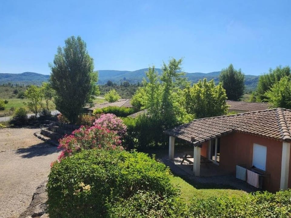 Gîte climatisé, animaux acceptés - 6 pers. - API-1-52-2838 Campground/ 
RV Resort in Grospierres