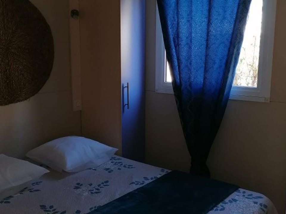 Chalet, clim, 6 pers. Campground/ 
RV Resort in Provence-Alpes-Côte d'Azur