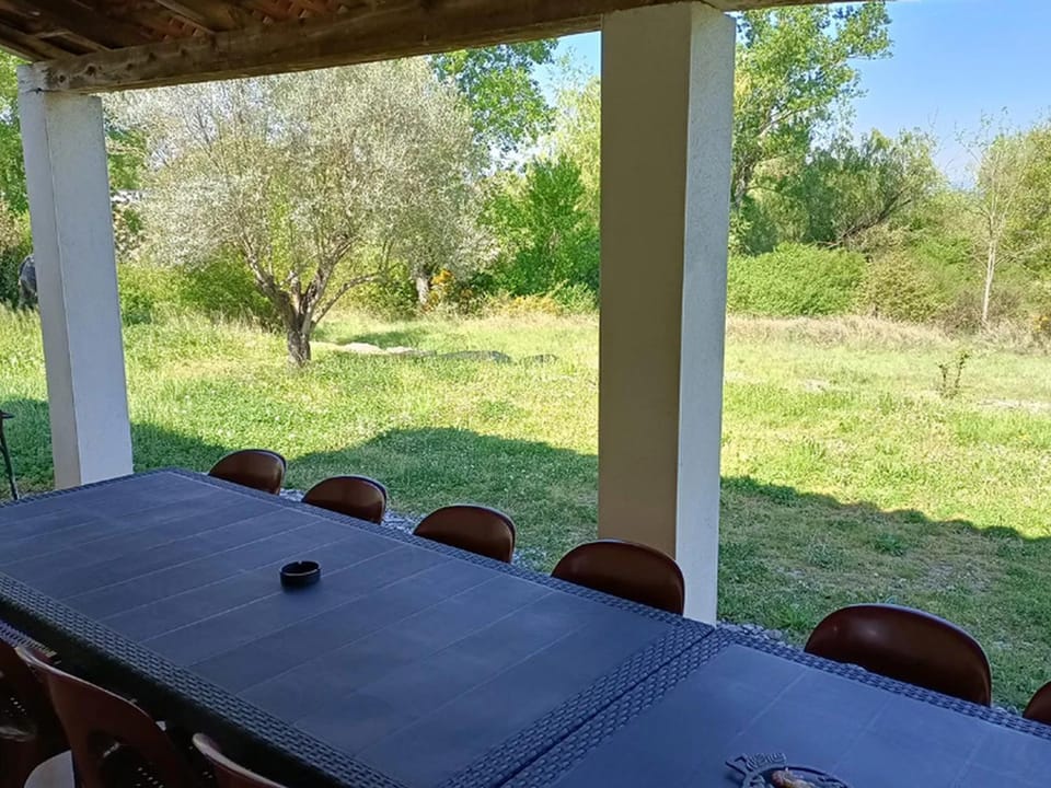 Gîte climatisé, animaux OK - 16 pers. - API-1-52-2837 Campground/ 
RV Resort in Grospierres