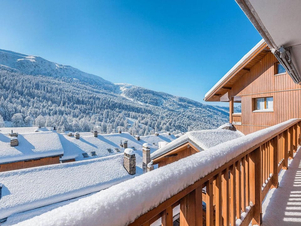 Superbe appartement au centre - 10 pers. - FR-1-565-143 Apartment in Les Allues