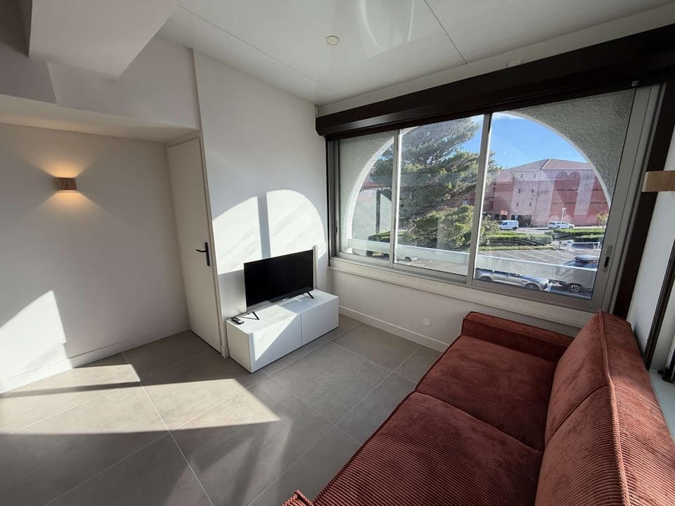Appartement en duplex, climatisation, centre - 4 pers. - FR-1-81-774 Apartment in Leucate