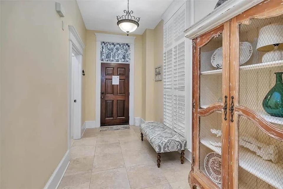 2 bedroom, 5 beds, 2 bath, beachfront Condo, Oceanfront Pool, Walk to Pier Village House in Saint Simons Island