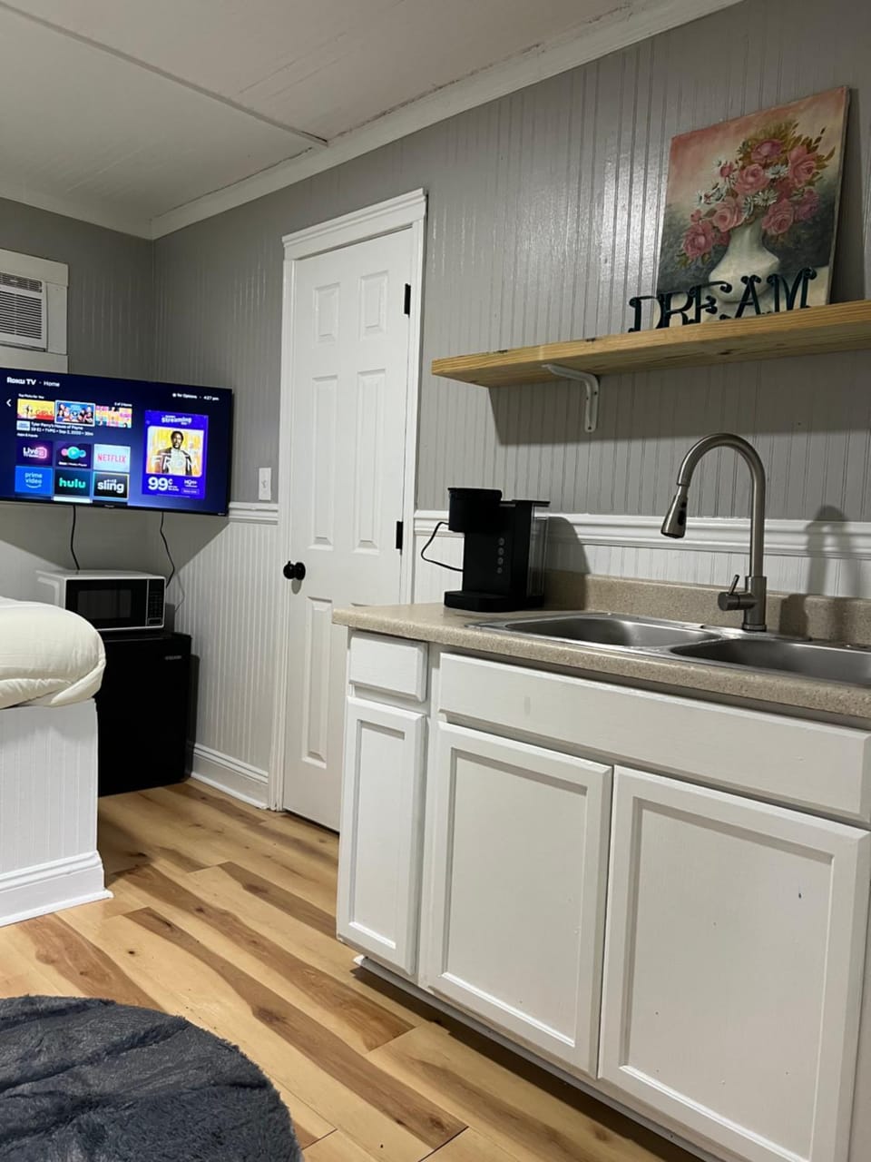 Brooklyn's Tiny Apartment Pets Welcome Apartment in Little Rock