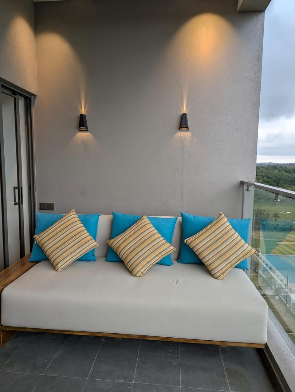 Seating area, Pool view, sunbed