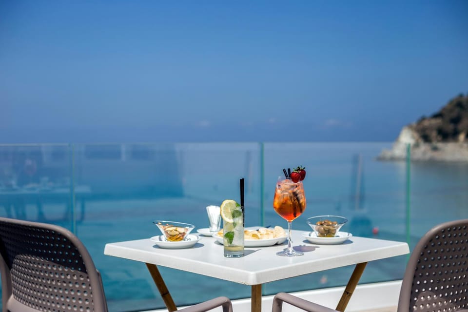 Food and drinks, Sea view