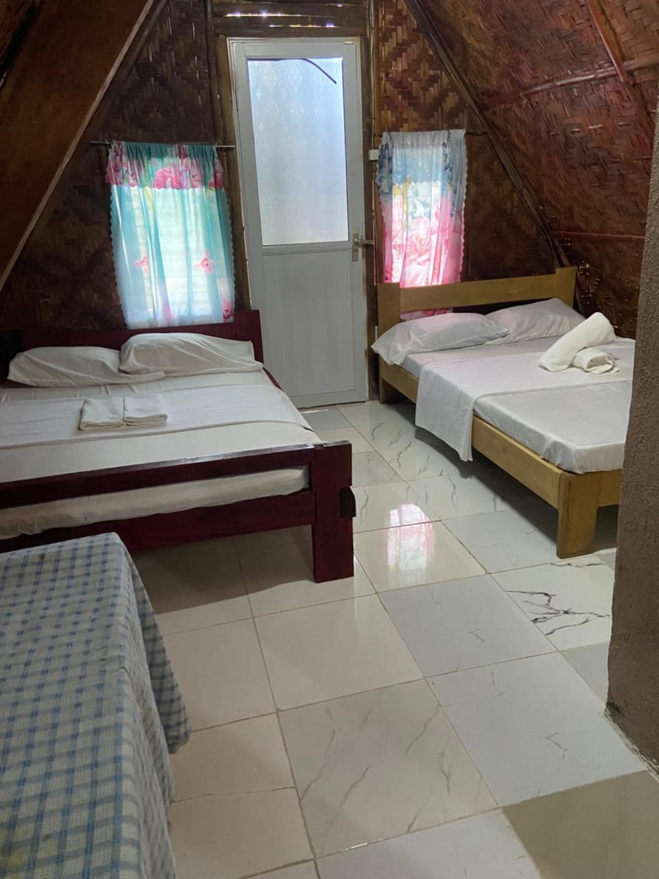 Sea Breeze Lodge & Motorbike for rent Hostel in Siquijor