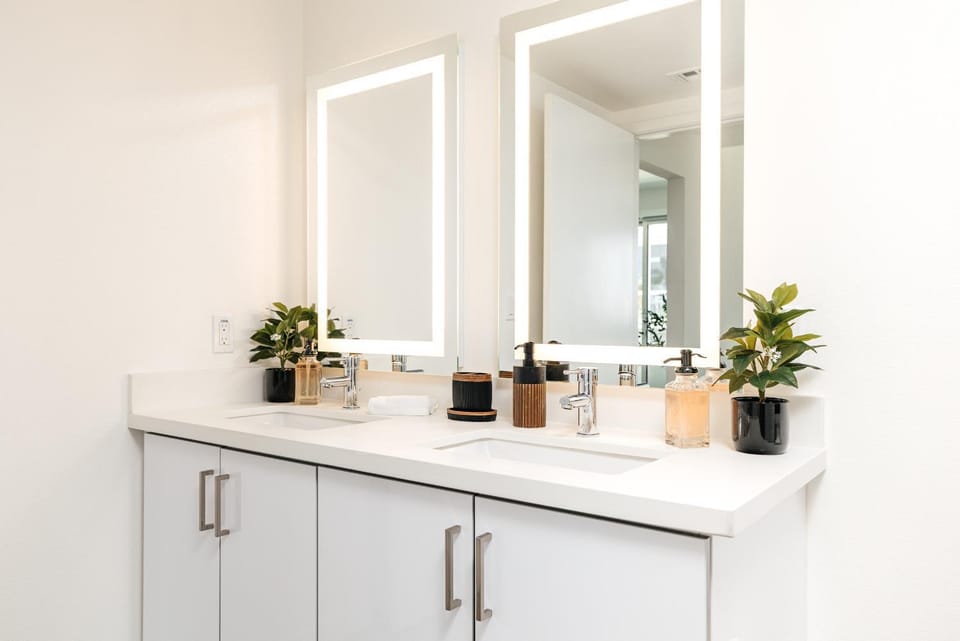 Stylish Westside Stay in Santa Monica Apartment in Santa Monica