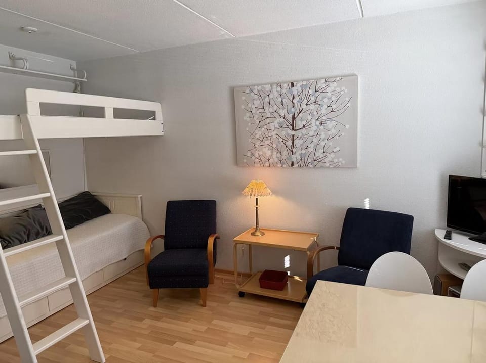 Bed, Living room, Seating area