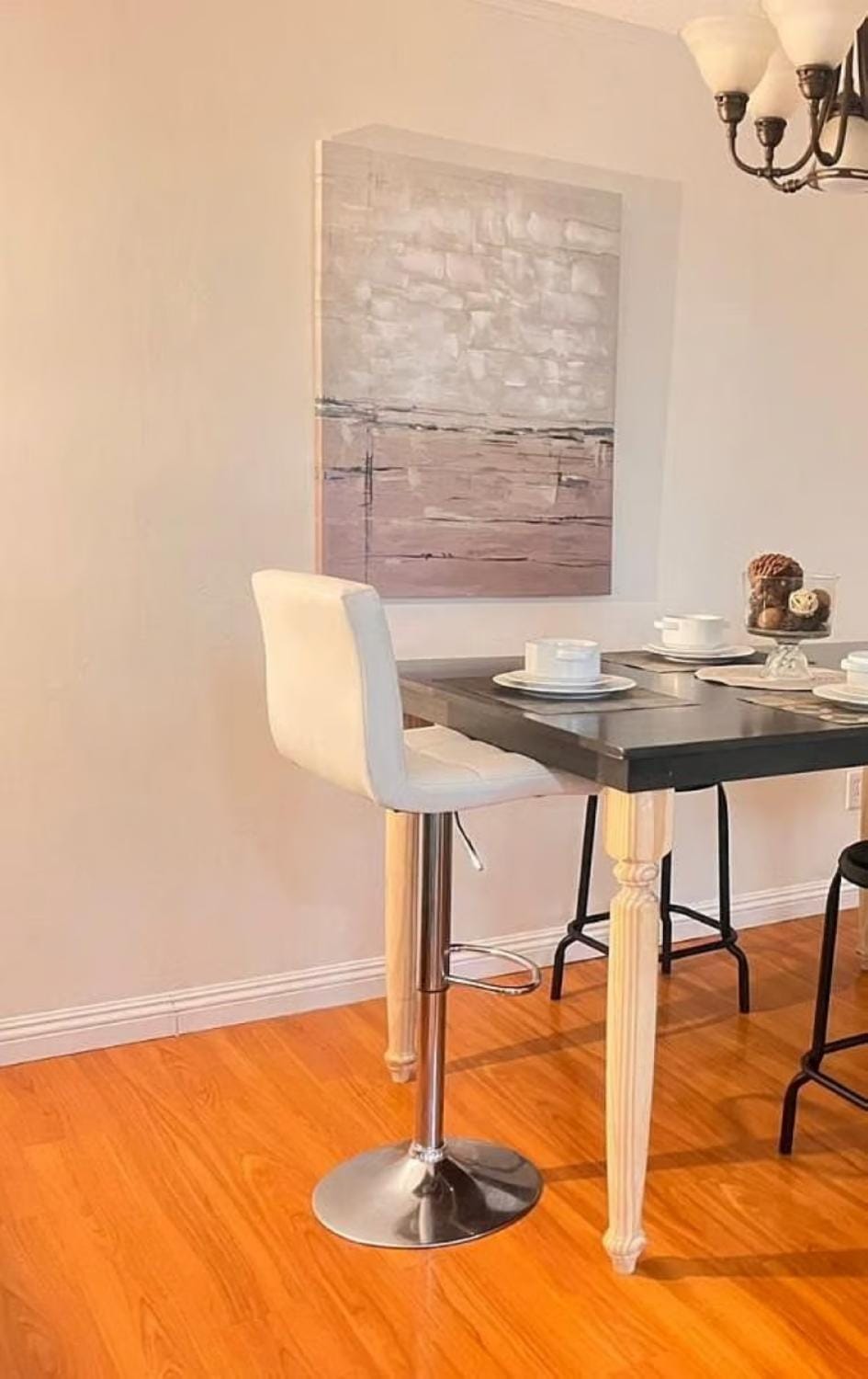 "Celeste" Stunning 5 bd, 2 ba home in Riverside on Celeste Dr House in Riverside