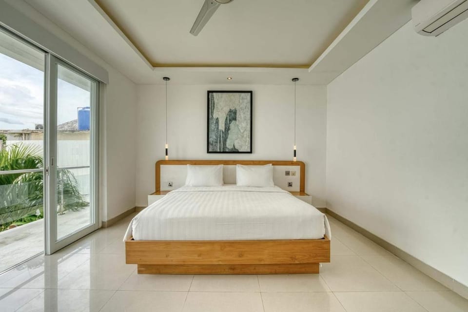 Gregana Villa - Modern 3BR in the Heart of Seminyak Villa in North Kuta