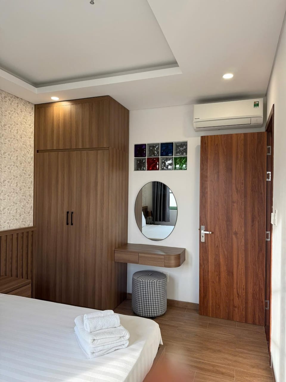 Bed, Photo of the whole room, Bedroom, wardrobe