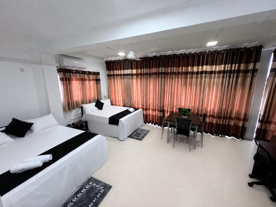 RockView Family Guest House Bed and Breakfast in Sri Lanka